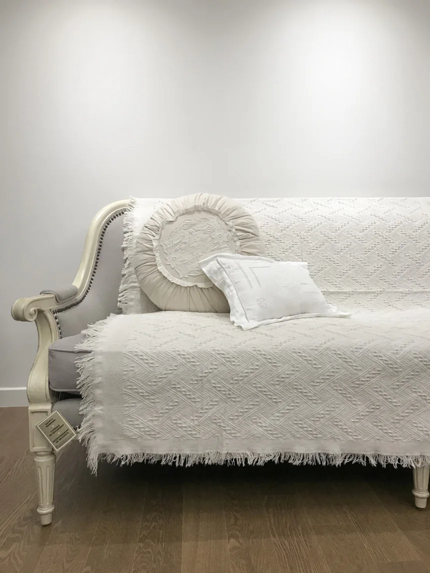 Плед s для дивана однотонный в скандинавском стиле белый диван с обивкой из