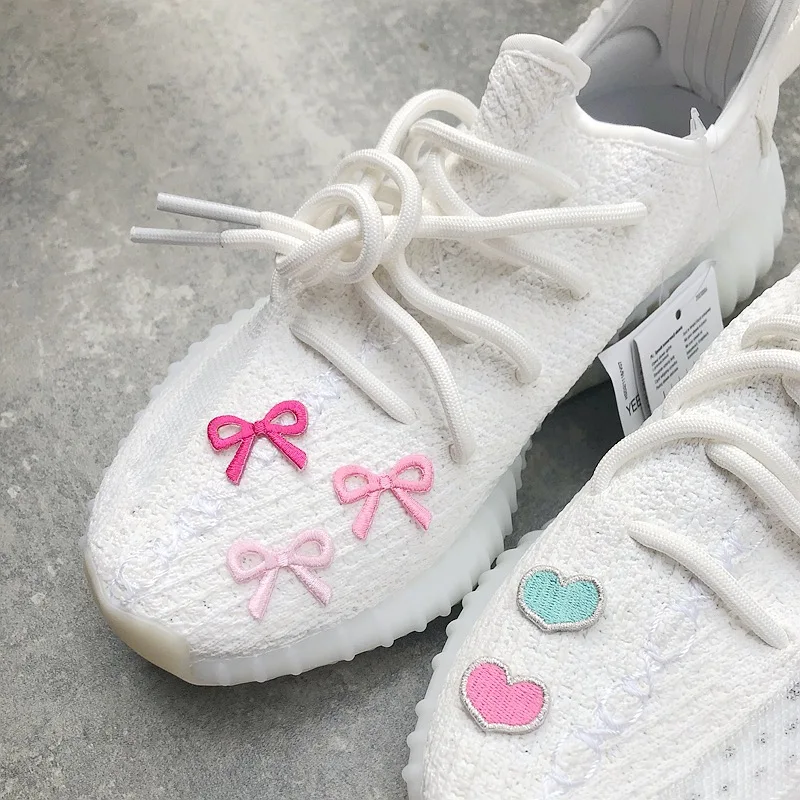 

Kanye 350 summer Flying weave Breathable Little white shoes Casual trending woman vulcanize shoes High Quality jogging girls V2