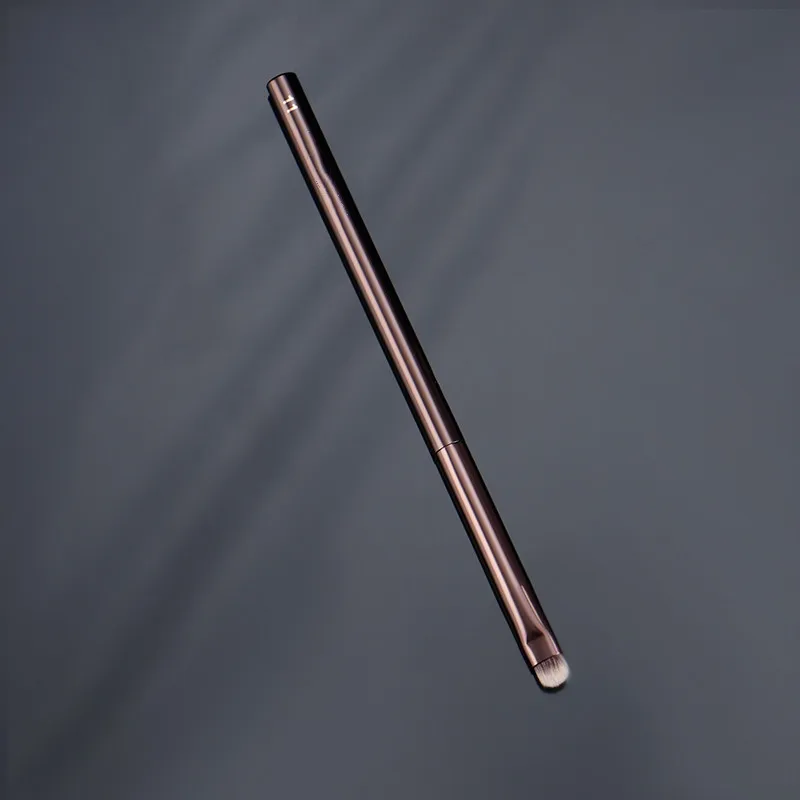 

Hourglass Smudge Makeup Eye Brush 11 Dark-Bronze Metal Handle Synthetic Shadow Smokey Liner Deatiled Corrector Cosmetics Tool
