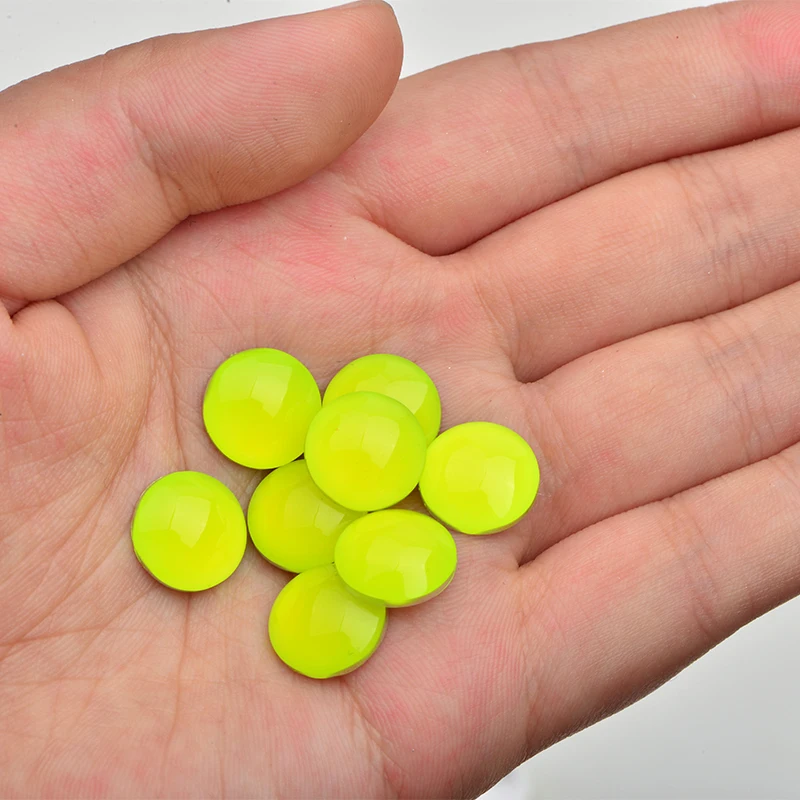 Неоново-желтый круглый кристалл