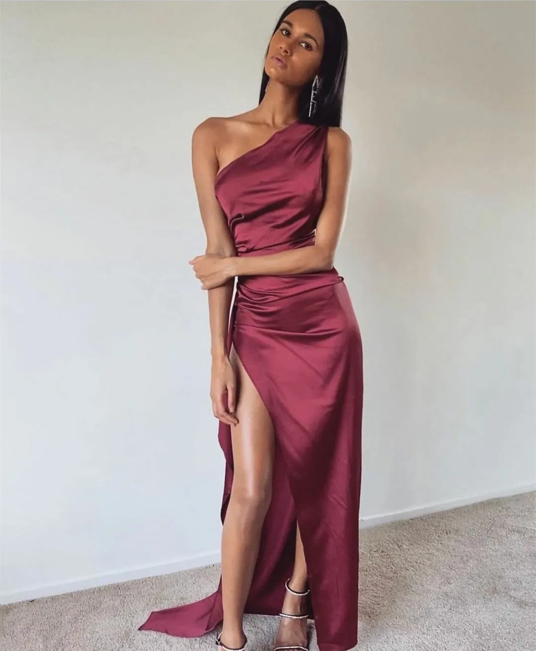 

Vintage Long One Shoulder Evening Dresses with Slit Mermaid Pleated Satin فستان المساء Zipper Back Robe de soirée for Women