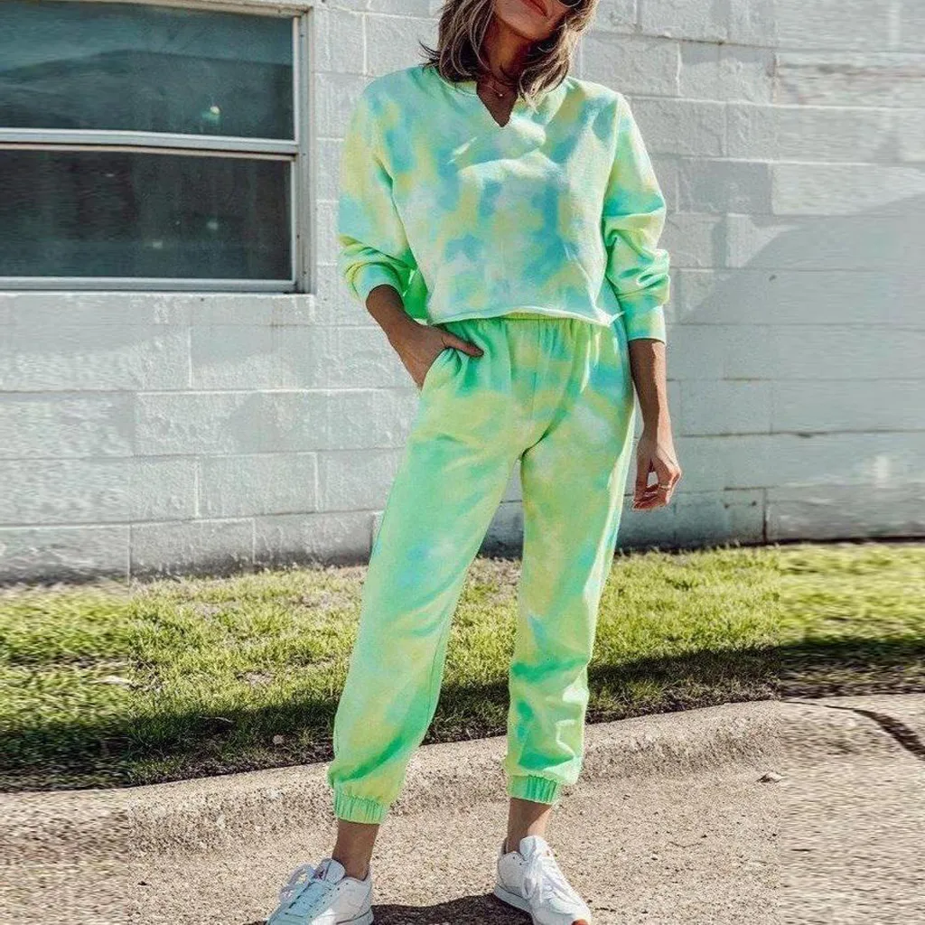 Женский костюм из двух предметов толстовка с капюшоном и брюки в стиле ретро