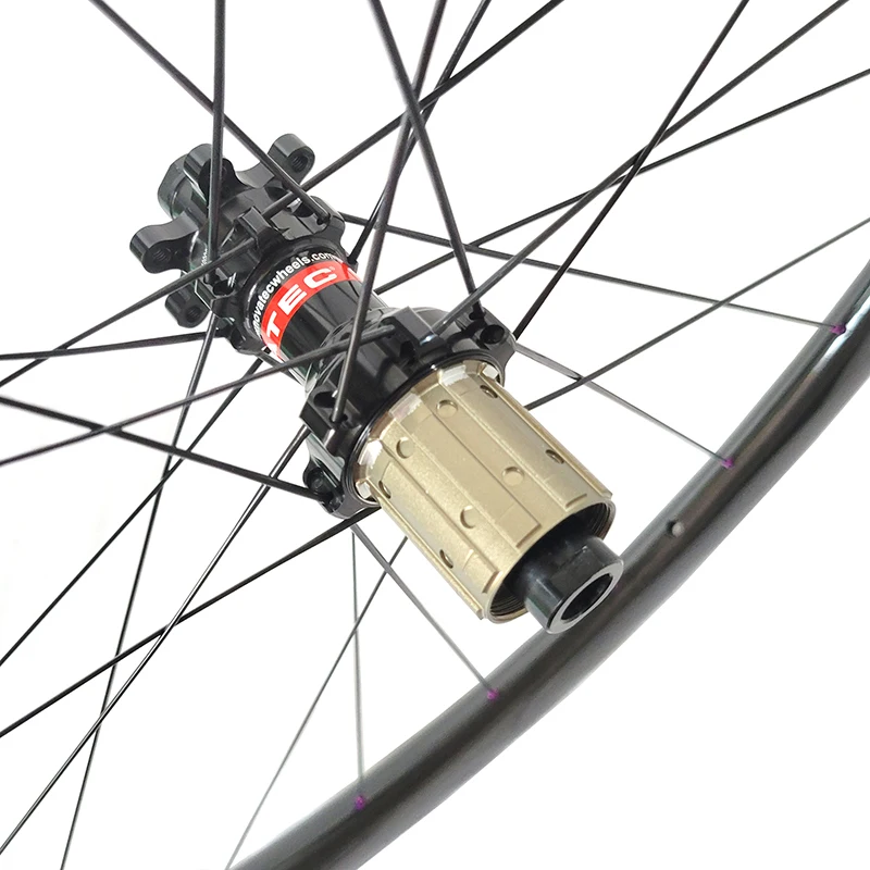 Светильник Кая бескамерная углеродная колесная пара 1230g 29er MTB XC 30 мм x 25 Novatec D411SB