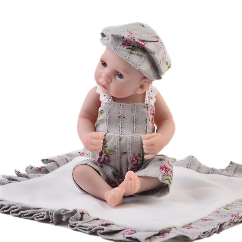 

26cm Rebirth Dolls Cute Simulation Silicone Mini Doll lifelike Toys New Year Gift Photography Props