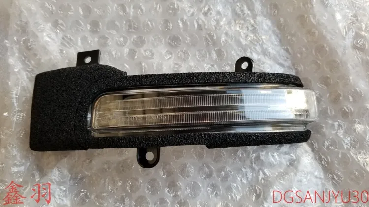 

Outlander3 LAMP ASSY,SIDE TURN SIGNAL,FR LED