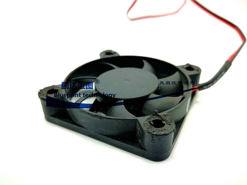 Тысяч красный 5010 5 см 12V0.18A большой объем воздуха 50*50*10 мм зарядное устройство