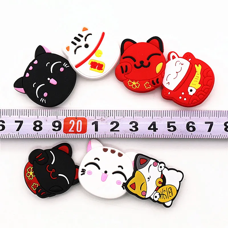 1Pcs the Cute Lucky Cat PVC Croc Shoe Charms Accessories Lovely Kitty Garden Shoe Decoration for jibz Kid's Party X-mas Gift