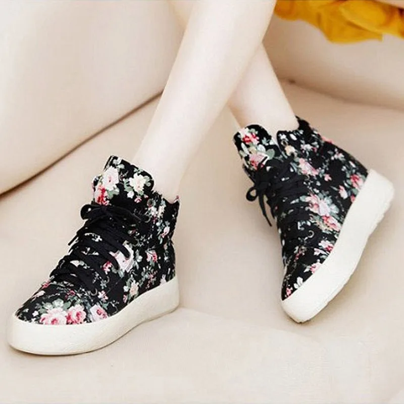 Новинка обувь на плоской платформе женская толстой подошве со шнуровкой модная