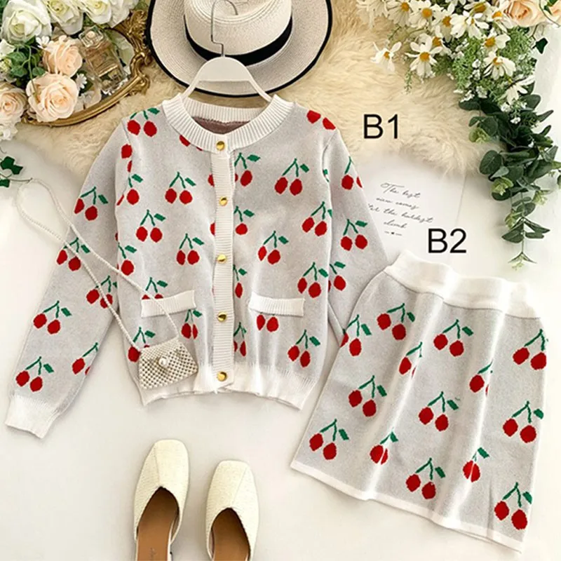 

Female Tops and Straight Mini Skirts Two Pieces Sets Fashion Print Women Skirt Suits