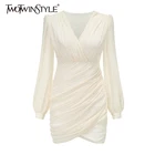 Женское облегающее платье TWOTWINSTYLE, Белое Облегающее мини-платье с v-образным вырезом и длинным рукавом, с оборками, лето 2021