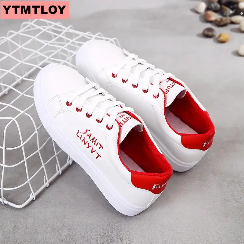 Женские кроссовки из искусственной кожи на платформе Белые Повседневные туфли с