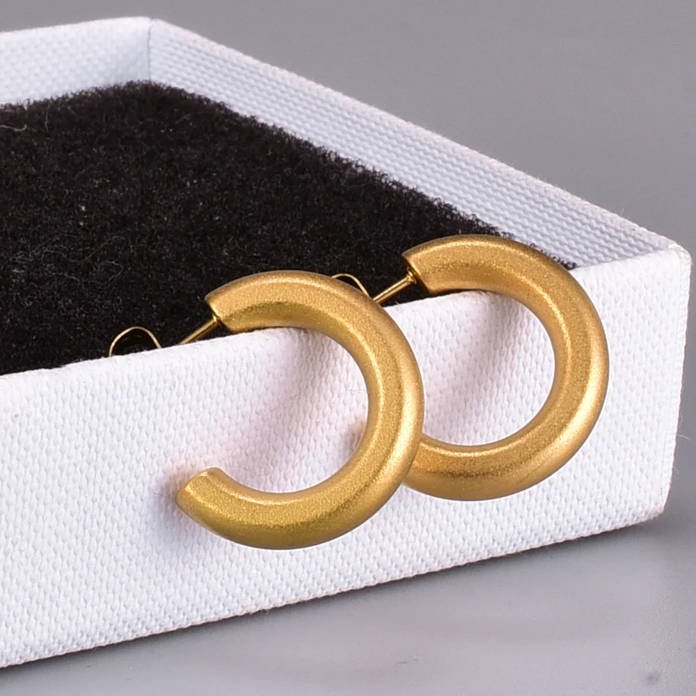 

Vintage sandblasted C-shaped earrings Wholesale Gold Hoop Earrings