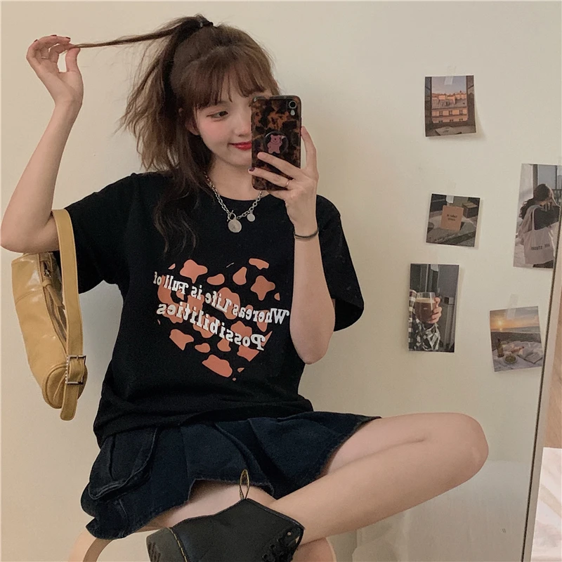 

Причудливая Женская Корейская шикарная свободная футболка с буквенным принтом в западном стиле с коротким рукавом и круглым вырезом модны...