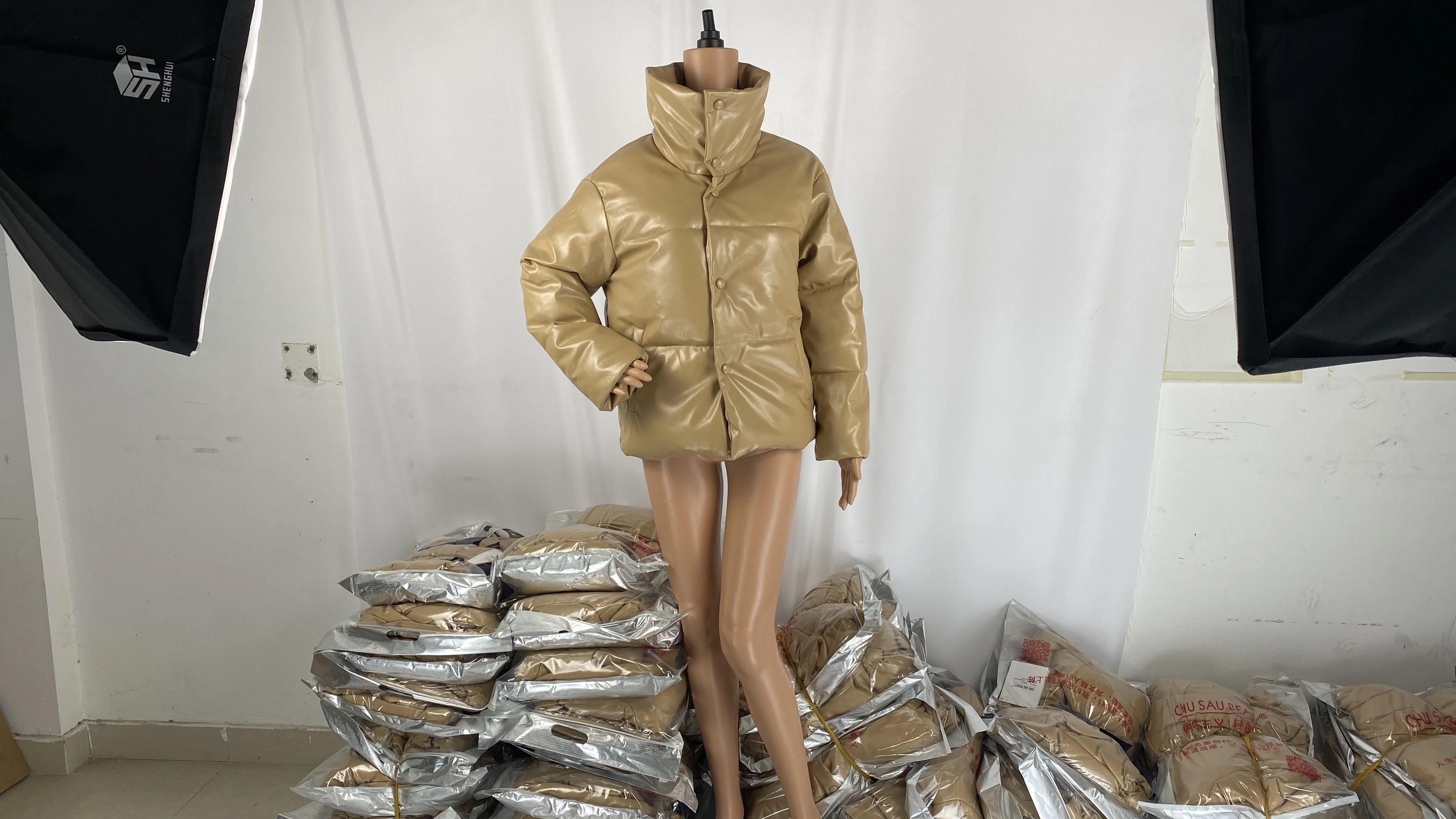 

2021 Solid PU LeatherDown Parkas Women Fashion High Imitation Leather Coats Women Elegant Thick Cotton Jackets Female Ladies C19