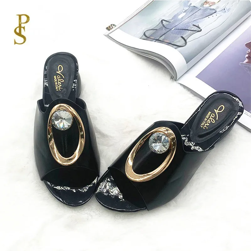 Женская обувь в африканском стиле Женские шлепанцы с металлическими пуговицами |