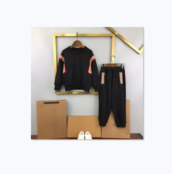 

2021 Spring and autumn top high-end fashion brand black sleeve shoulder stripe sweater + black trousers two-piece boys' suit
