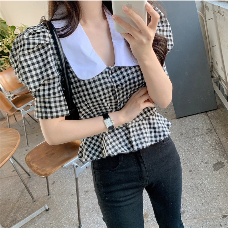 Винтажная клетчатая блузка женская модная контрастная белая с воротником черная