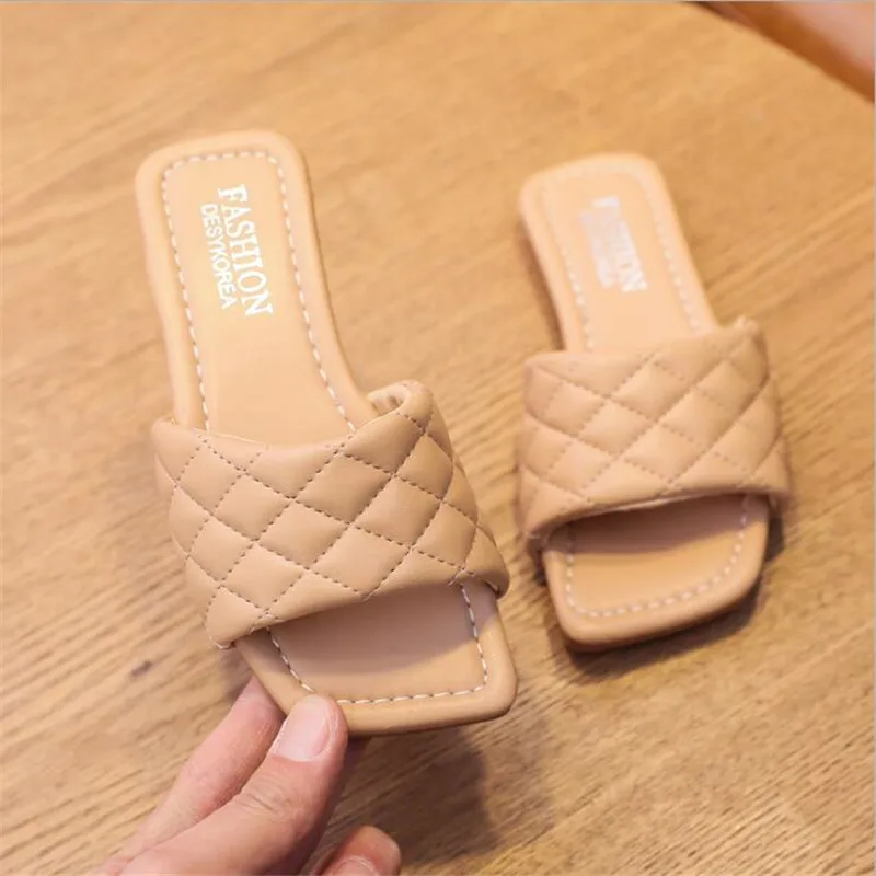 Летние шлепанцы для девочек среднего размера повседневные Простые мягкие