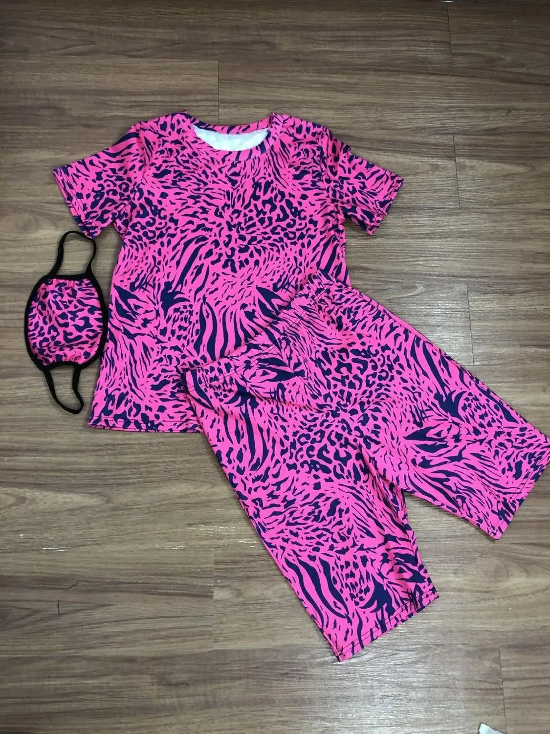 

Vintage Leopard Print Tracksuit Women Summer Lounge wear Fitness T Shirt Top + Biker Shorts Bodycon Two Piece Set Women Outfits