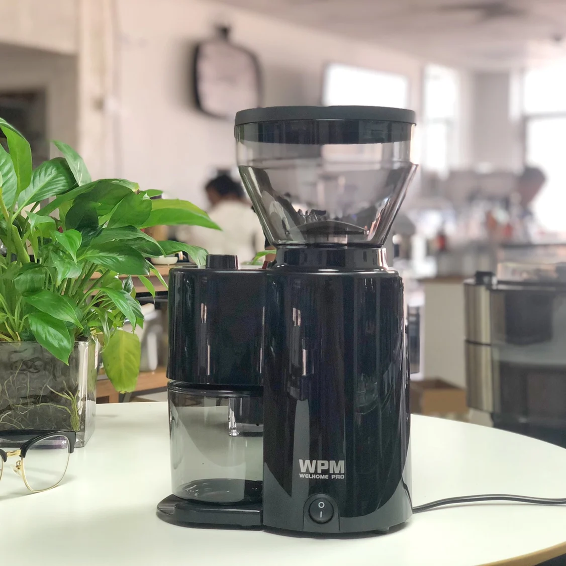 値段 Welhome ZD-10T電気豆グラインダーイタリアコーヒー商業研削小規模なホームクラッシャー20停止タイミングハンドパンチ150ワット