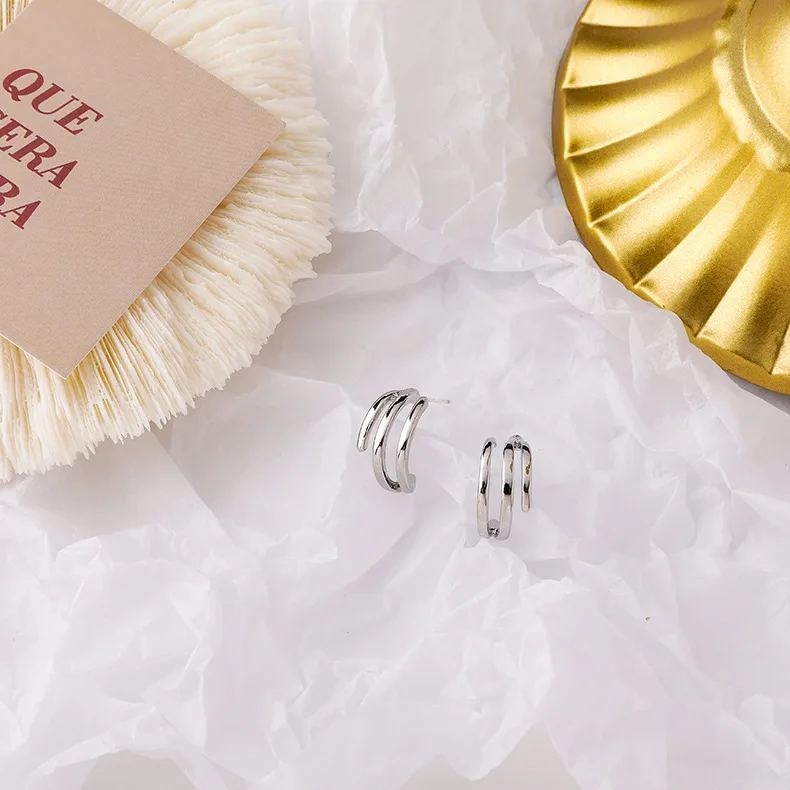 

MISSNICE Trendy Simple Small Hoop Earrings For Women Gold Filled Geometry Multilayer Arc Women Fashion Jewelry
