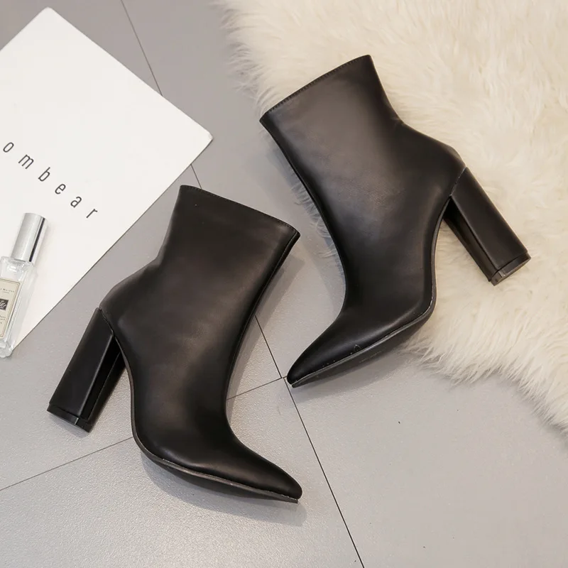 

2019 European and American brash heeled high-heeled black side zip perzipped boots