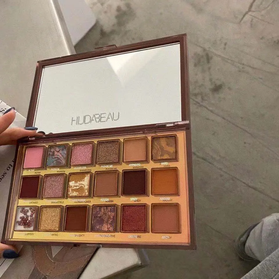 

New Fashion 18 Colors Naughty Nude Eyeshadow Pallete Chocolate Pressed Powder Matte Glitter Shiny Eye Shadow Neon Eyeshadow