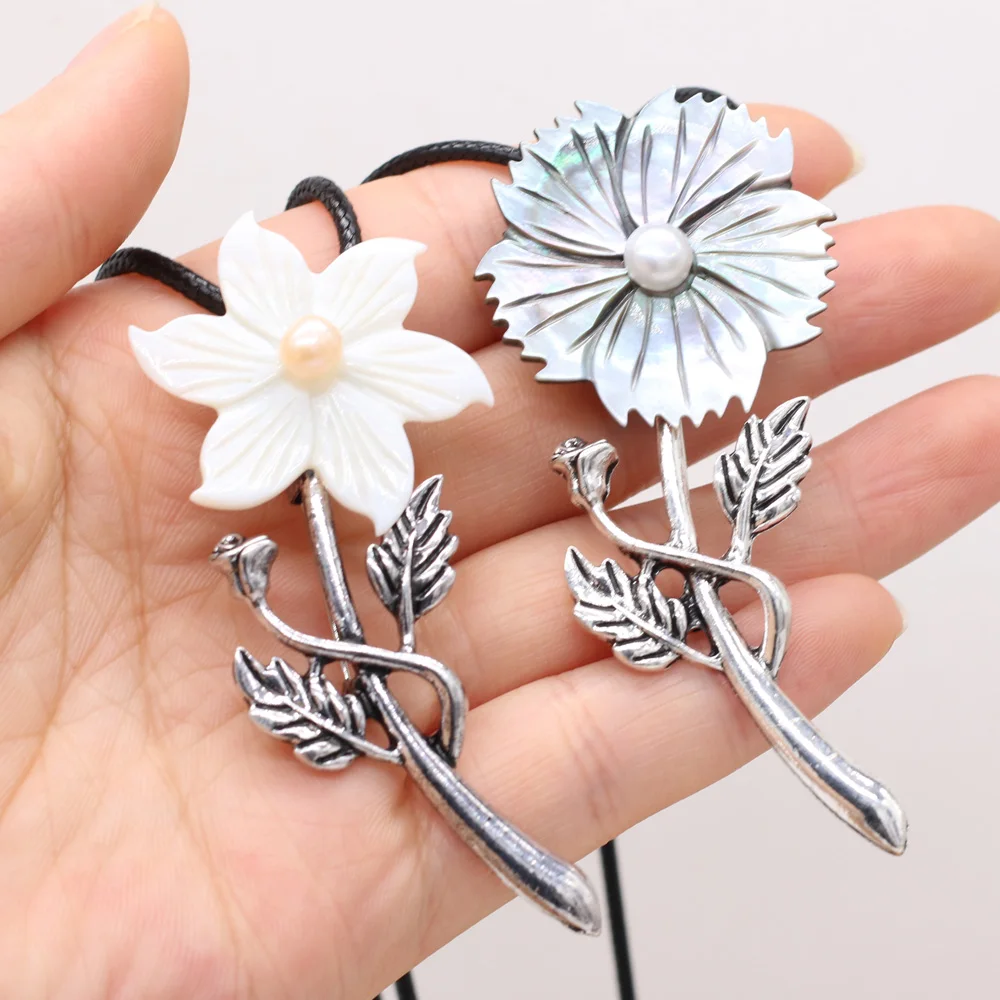 

New Style Natural Shell Alloy Necklace Flower-Shaped Brooch Pendant Leather Cord 2MM Charms For Elegant Women Love Romantic Gift