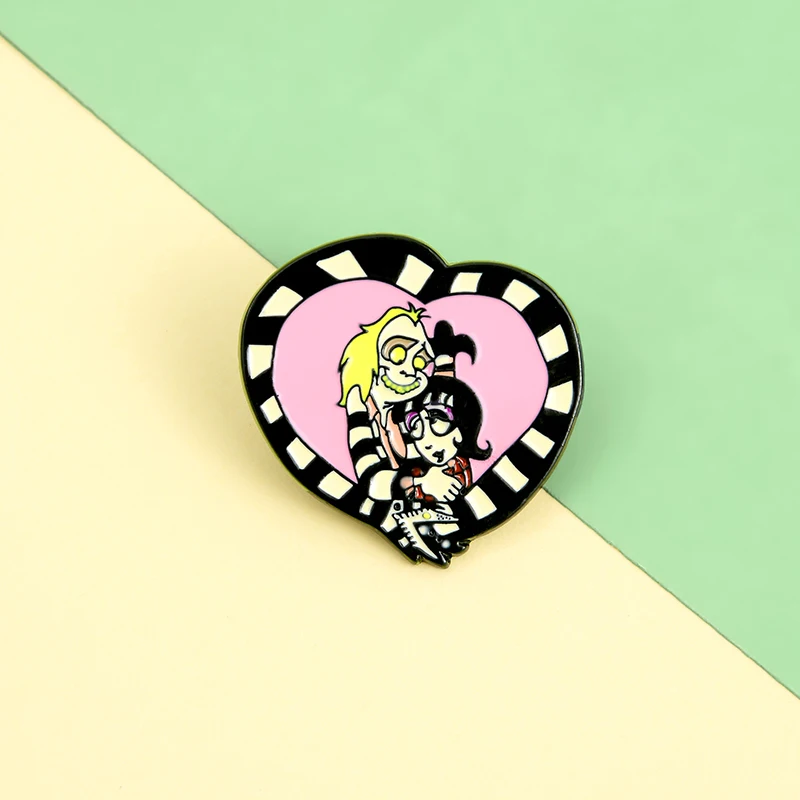 Beetlejuice and Lydia lapel pin heart shape sandworm brooch horror art gift Halloween jewelry Badge Lapel Pin | Украшения и