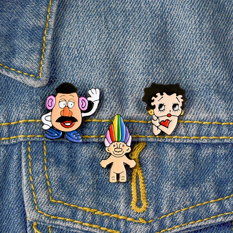 

Movie Jewlery Lisa Enamel Pin Brooches Bag Clothes Lapel Pins Funny Cartoon Comics Badge Jewelry Gift Fans