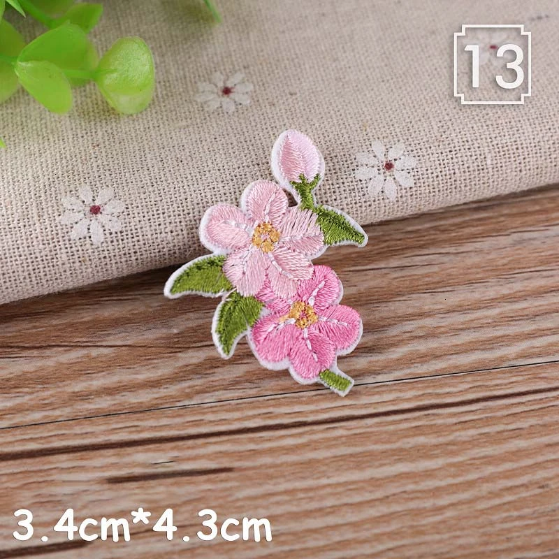 Дешевая вышитая нашивка с цветами розы для одежды шитья аппликация джинсов