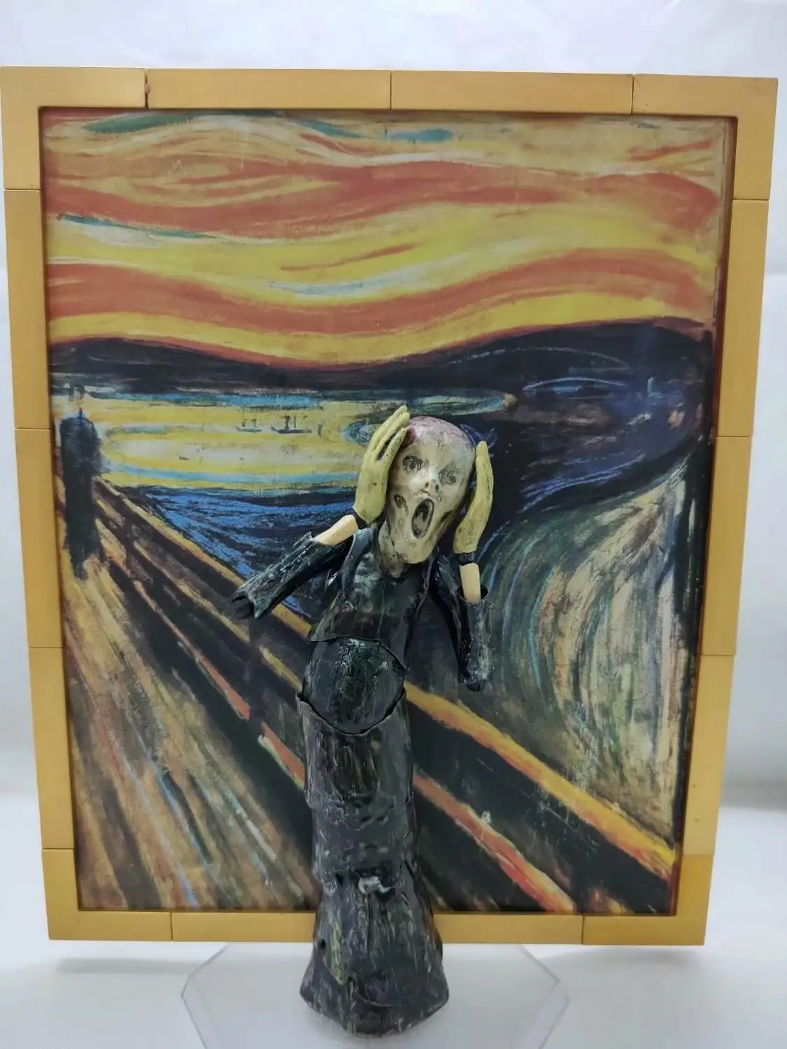 

Art Gallery on the table Action Figure Edvard Munch To shout Scream Movable Model Toys