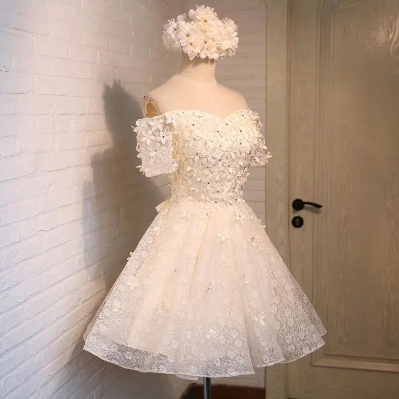 Новинка короткие платья трапеции для встречи выпускников с кружевными цветами