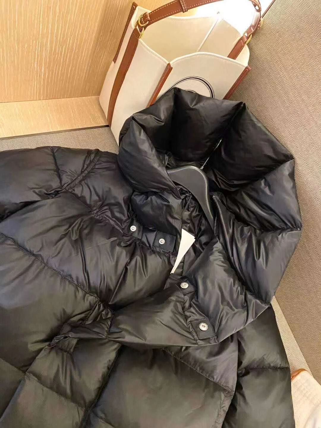 Новинка зимняя женская куртка утепленное пальто с капюшоном на белом утином пуху