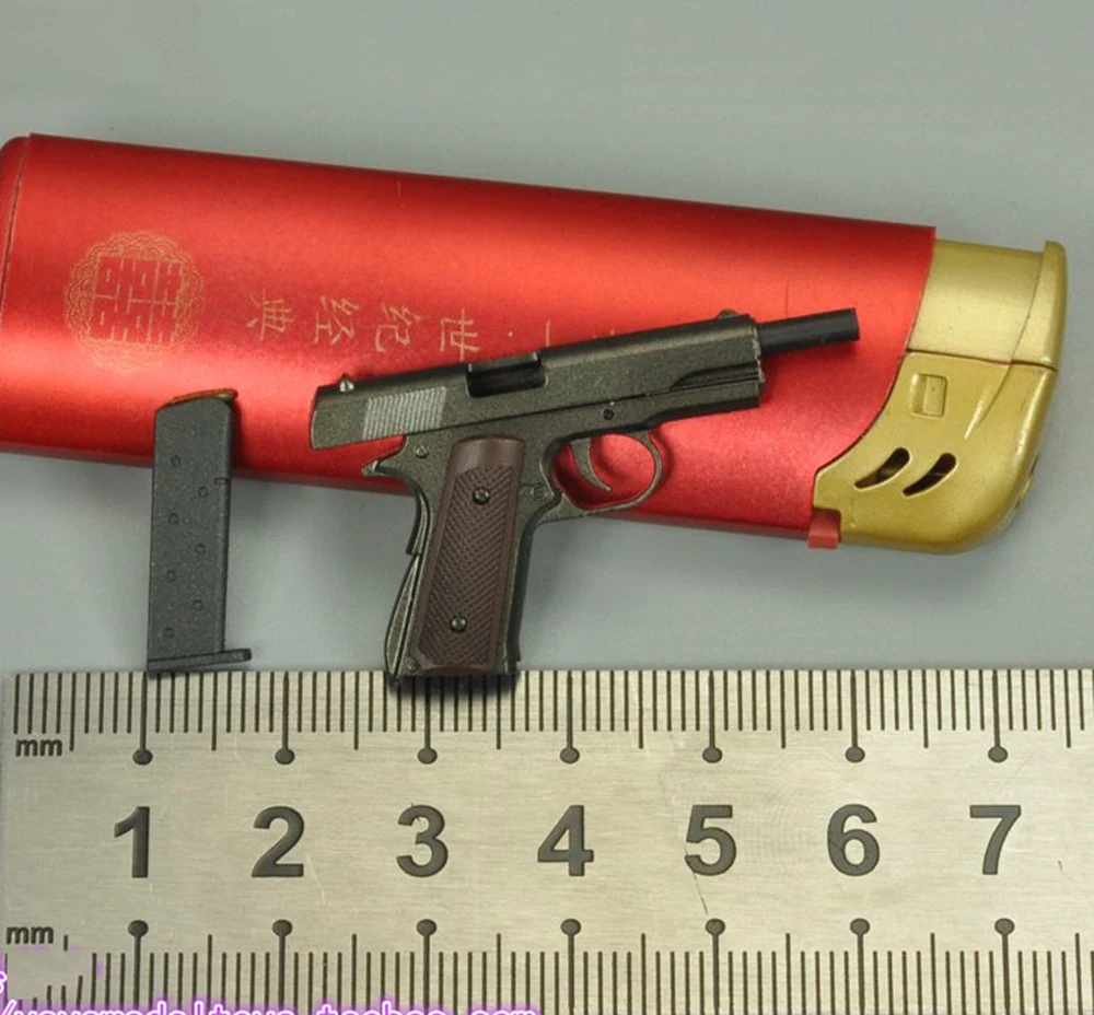 

DAMTOYS DAM 1/6th DMS030 Resident Of The Evil 2 Lyon M1911 Pistol Model PVC Material For Doll Scene Component