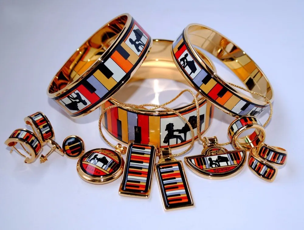 

Cloisonne enamel jewelry European and American style Bracelet ，ring ，earrings， necklace ， pendant 5-piece set