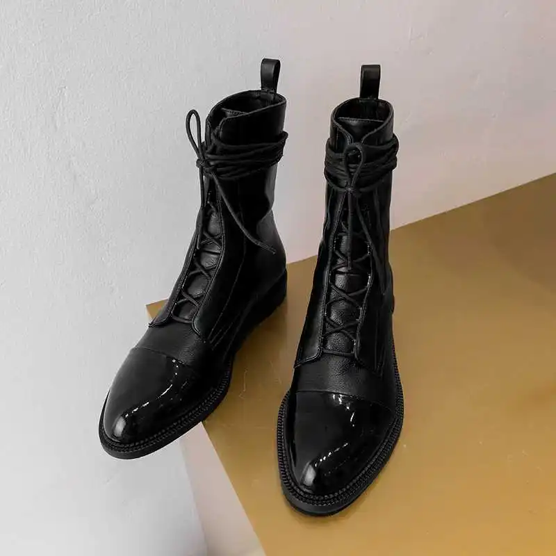 Online Krazing Pot Baru 2020 Sapi Kulit Round Toe Heels Kupu Kupu-kupu Renda Wanita Elegan Hitam Warna Pertengahan Betis Boots L37