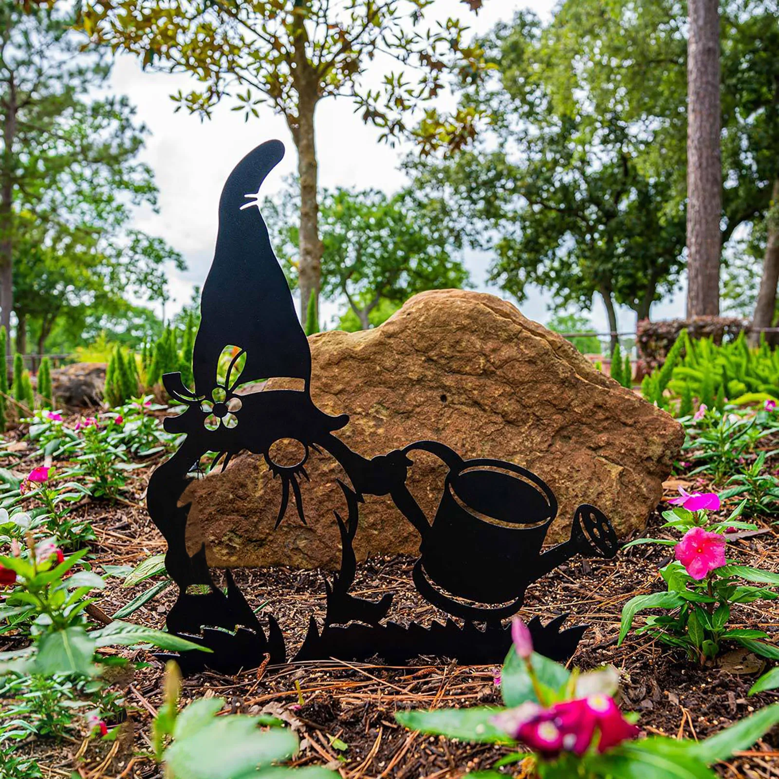 

Matte Black Finish Dwarf Horticulture Outdoor Garden Exquisite Ornaments Backyard Lawn Decoration Ornaments Standing Silhouette