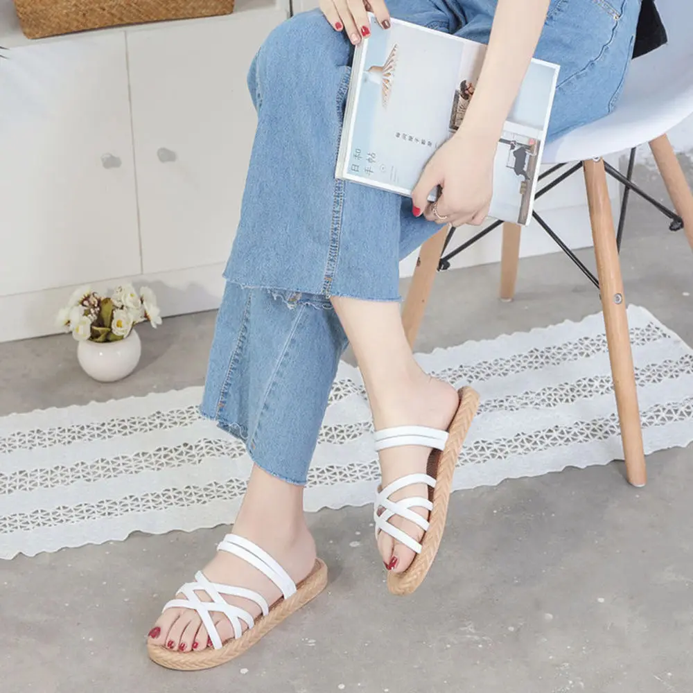 

2021 New Outdoor Sandals Women's Summer Antiskid Home Women's Bath Home Boys and Girls Lazy Sandals Designer Shoes Slippers