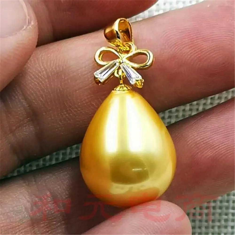 

15-18mm Huge Baroque Shell Pearl Gold Pendant Butterfly shape 18k Nature Aurora Party tEardrop golden Mesmerizing Dangler AAA