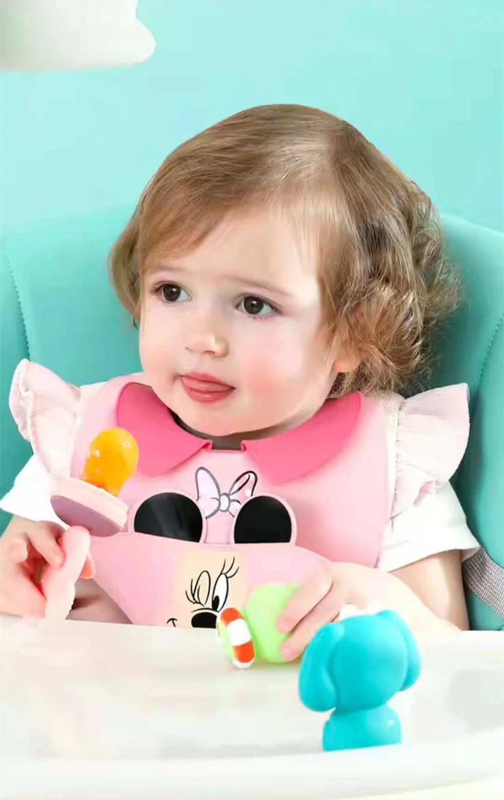 

Disney Adjustable Bib Mickey Minnie Mouse Baby Burp Clothes Soft Silicone Safe Baby Bibi Quality Disney Cartoon New Bay Scarf