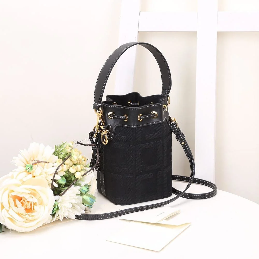 

2021 new style fashion and mini canvas women handbag one shoulder bag crossbody bag 18cm 4 color 18cm