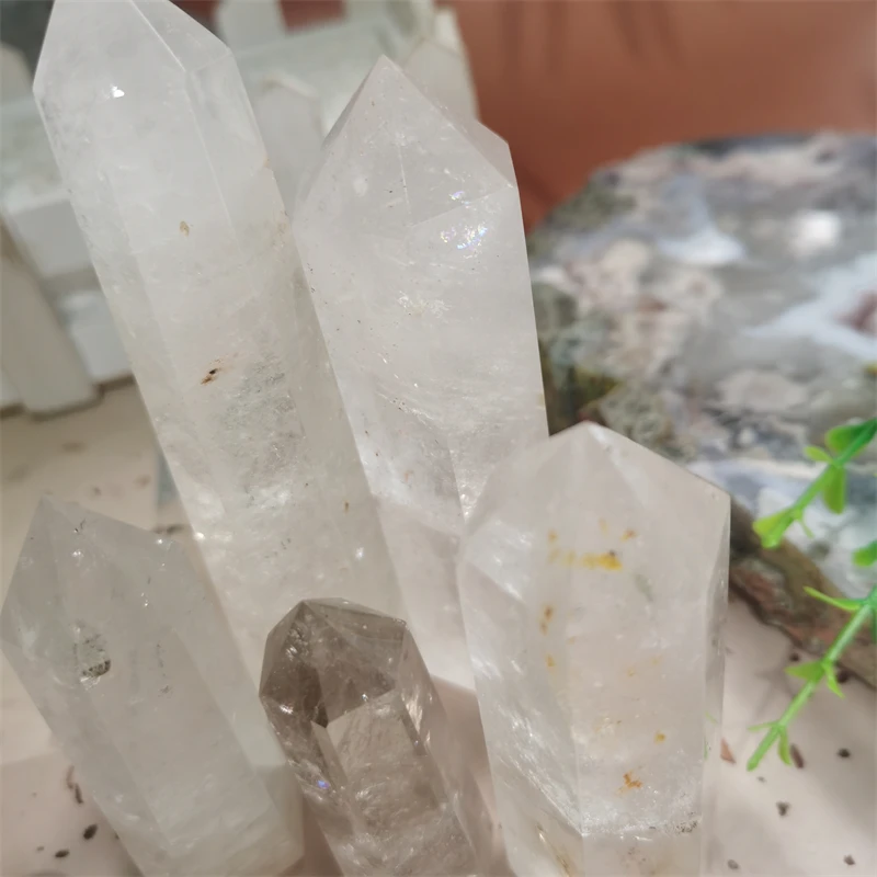 

Недорогая оптовая продажа, кристалл, натуральный драгоценный камень, подарки, один белый кристалл, красивый одноострый столбик LH