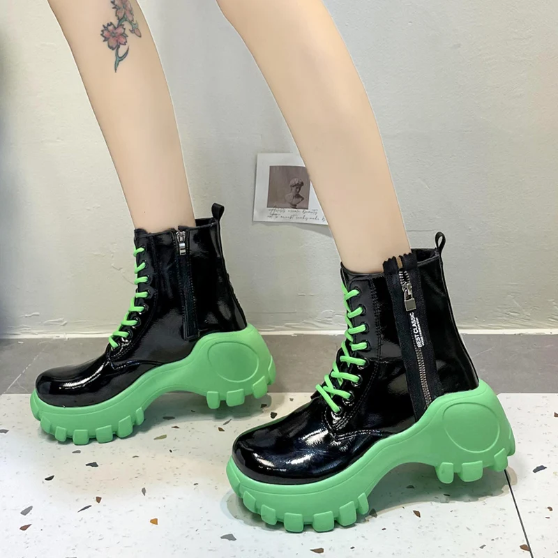 

Женские ботильоны на массивной платформе, зимние теплые короткие плюшевые ботинки, женские ботинки из лакированной кожи