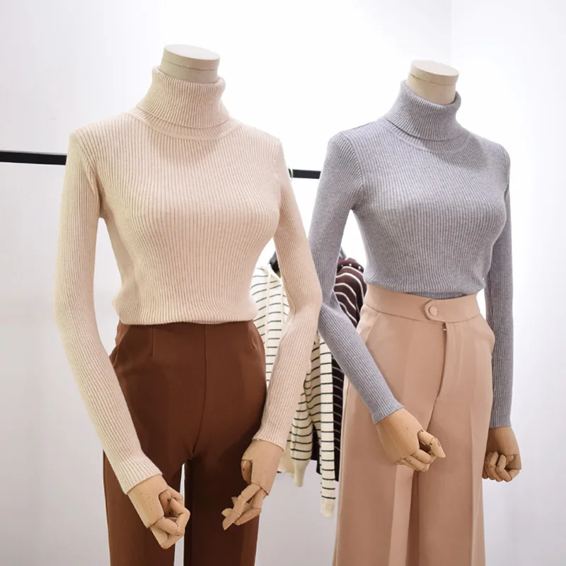 Женский трикотажный пуловер с высоким воротником белый мягкий тонкий однотонный