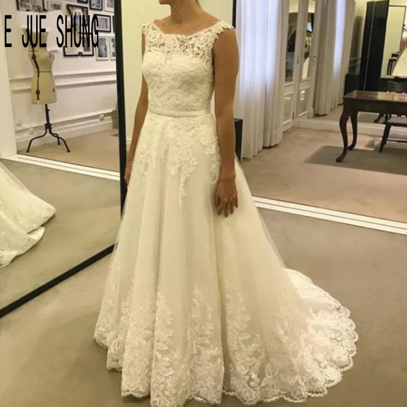 

E JUE SHUNG cheap Ivory Princess Wedding Dress Scoop Neck Sleeveless Lace Applique Button Back Wedding Gowns Boho Bridal Gown