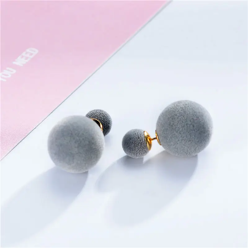 Серьги гвоздики с плюшевыми шариками серьги двойного размера минималистичные