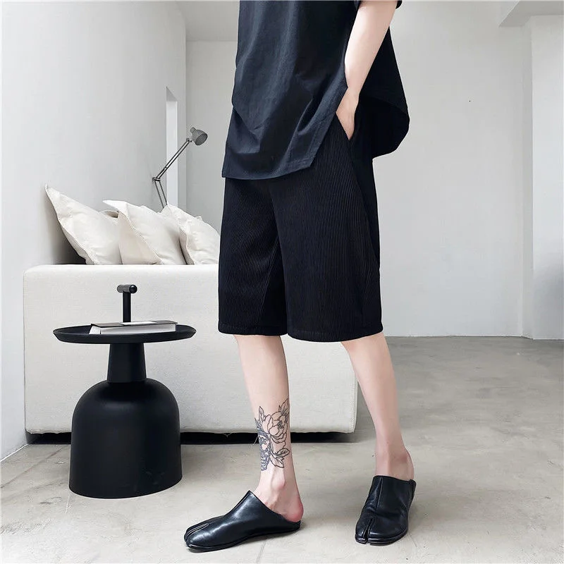 

IEFB Summer 2021 New Pleated Thin Shorts For Men Comfortable Breathable Loose Casual Elastic Waist Knee Length Shorts 9Y7755