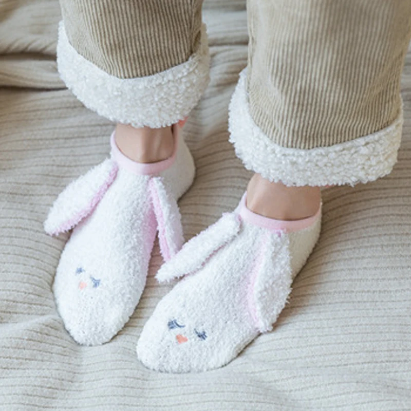 

Women Winter Slippers Cute Cartoon Fluffy Animal Slippers Comfortable Non-slip Soft Bottom Coral Socks Women's Home Shoes