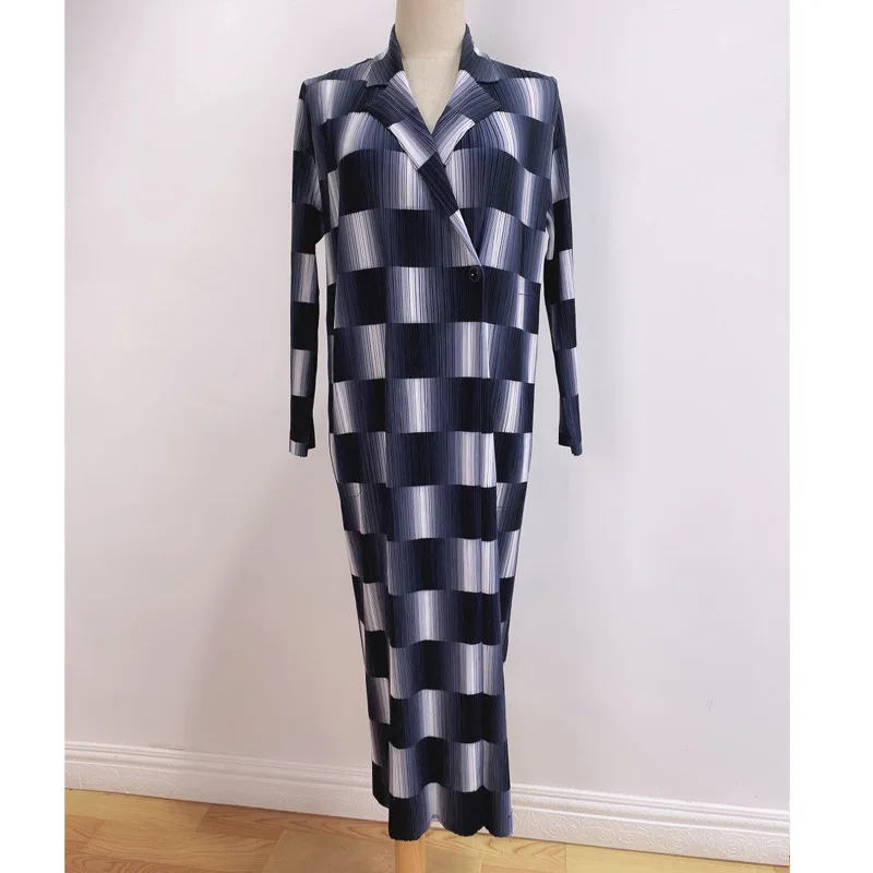 

LANMREM 2020 trench coat for women Pleated Gradient Plaid Medium Long Windbreaker Coat Fashion long sleeve strech clothes YK098